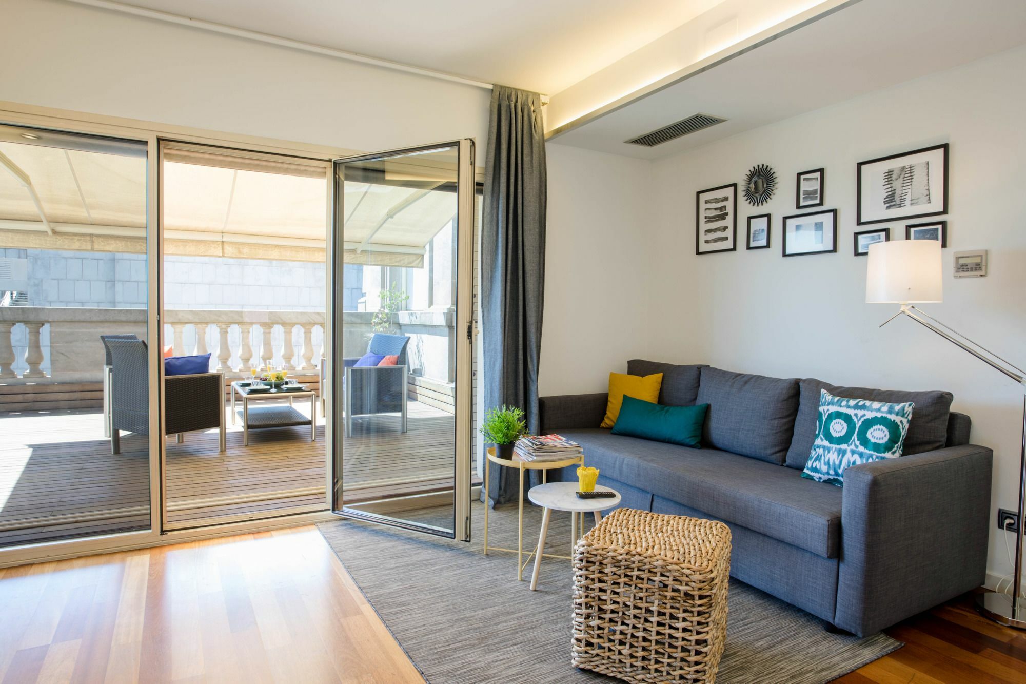 Unique Rentals - Placa Catalunya Central Apartments Barcelone Extérieur photo